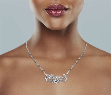 necklace with name white gold.